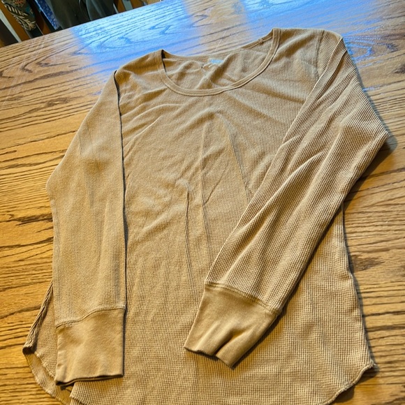 Old Navy large waffle weave long sleeve tee. Tan - Picture 1 of 4
